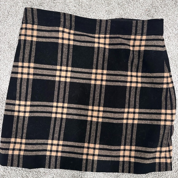 J. Crew Dresses & Skirts - J. Crew Black Brown Plaid Wool Mini Skirt